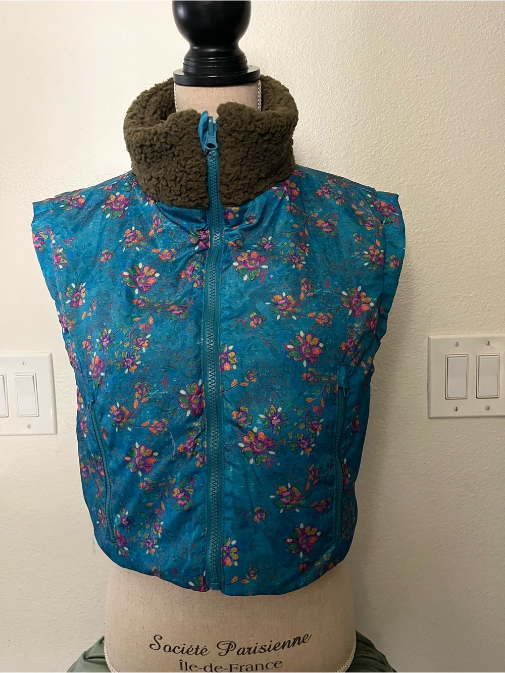 NATURAL LIFE Teal Floral Sherpa Collar Zip Vest